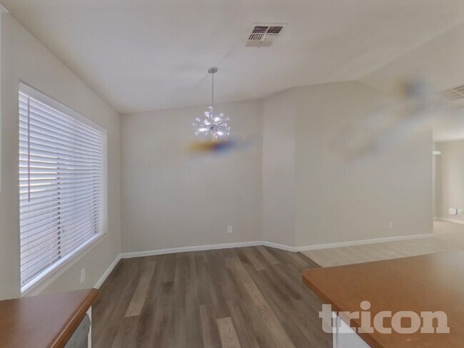 Foto del edificio - 22671 Scott Dr