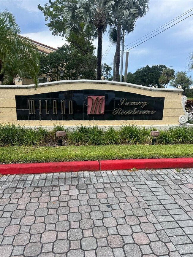 Foto del edificio - 1721 Village Blvd