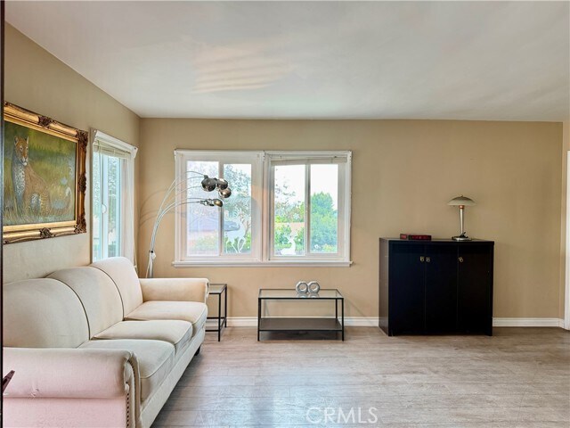 Foto del edificio - 9729 W Live Oak Ave