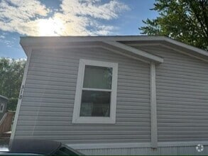 Building Photo - 318 Oriole Ln