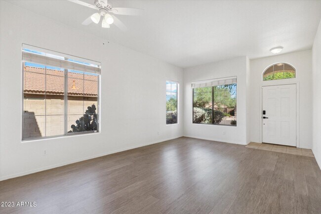 Building Photo - 17441 W Rock Wren Ct