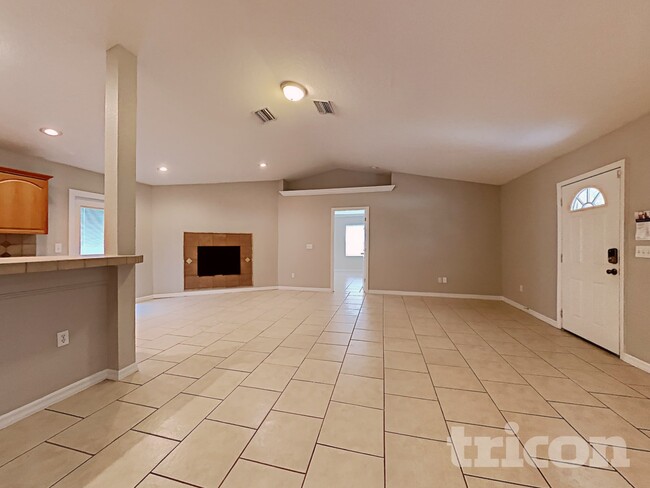 Building Photo - 13210 Maple St