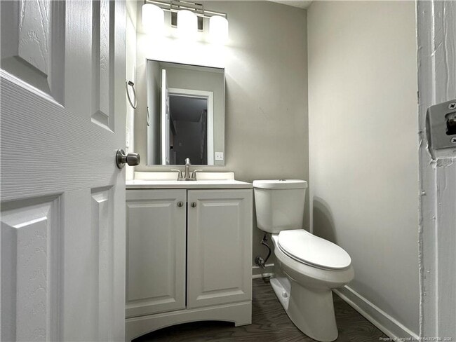 Building Photo - 304 Rangoon Ct