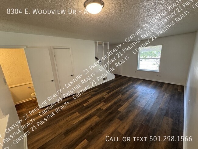 Foto del edificio - 8304 Woodview Dr N