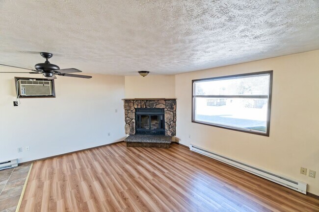 Foto del edificio - 6208/6210 N Wiscomb St