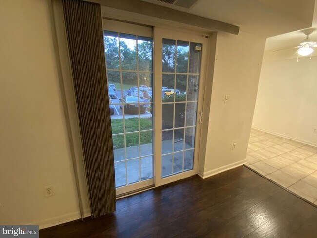 Foto del edificio - 1531 Colonial Dr
