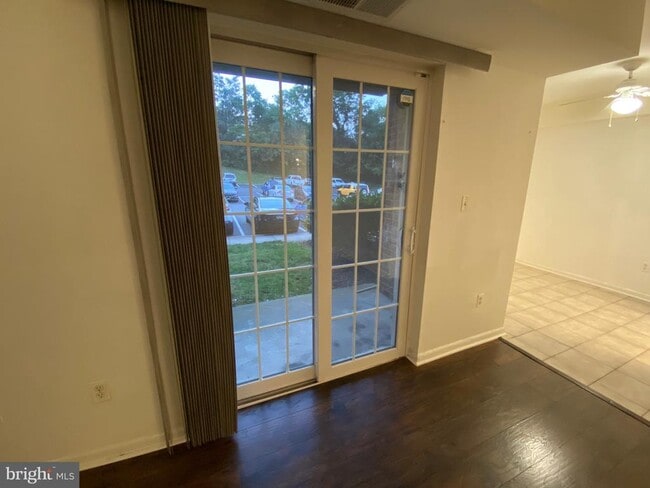 Building Photo - 1531 Colonial Dr