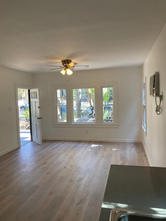 Living Room w/ patio area - 141 S Kenmore Ave