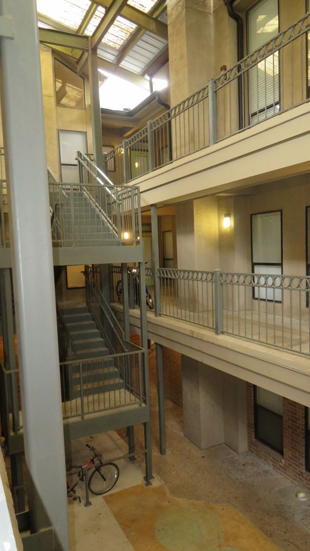 Foto del edificio - ROBBINS PLACE 202