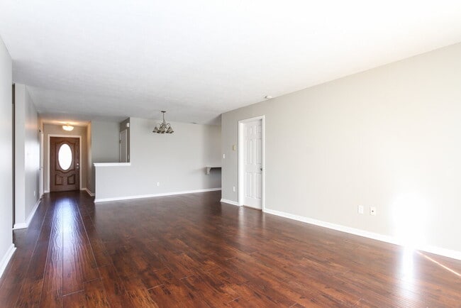 Building Photo - 6667 W Longview Dr