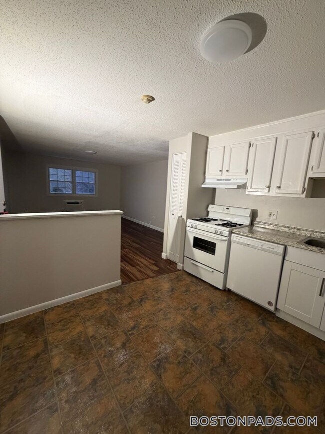 Building Photo - 345 Hildreth St