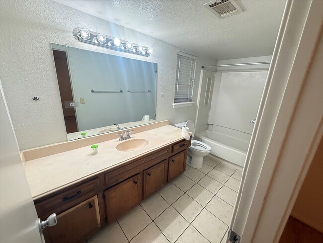 Building Photo - 9526 Misty Bridge St