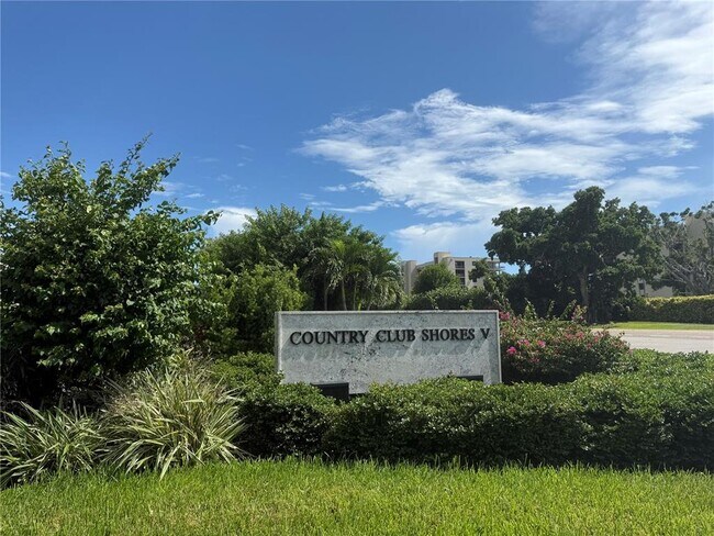 Building Photo - 510 Golf Links Ln