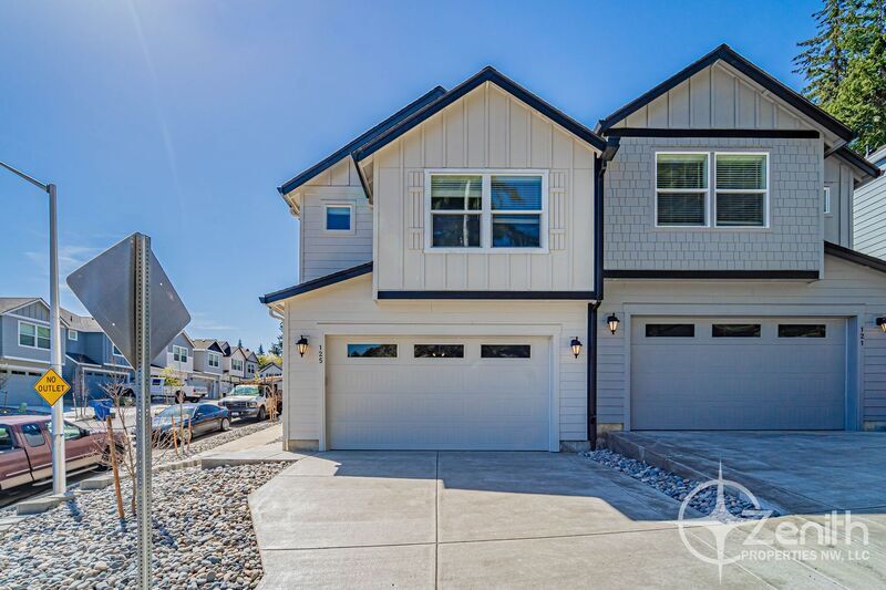 Foto principal - 125 NE Newhouse Rd