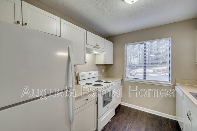 Foto del edificio - 2451A Jennings Road