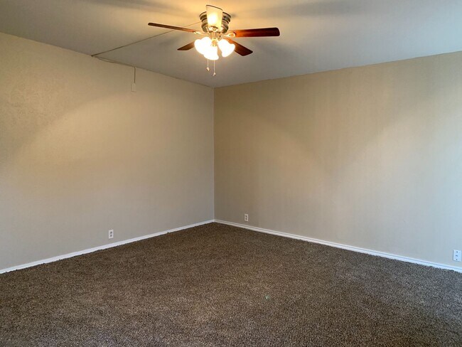 Foto del edificio - 3 Bedroom Cute Home Near Schools & Parks!