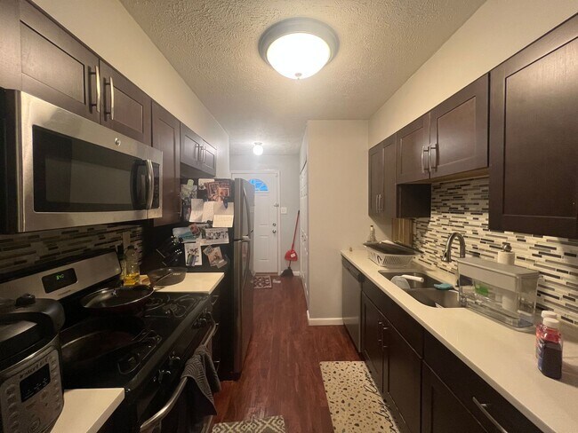 Photo - 11 Enon Wy Apartment