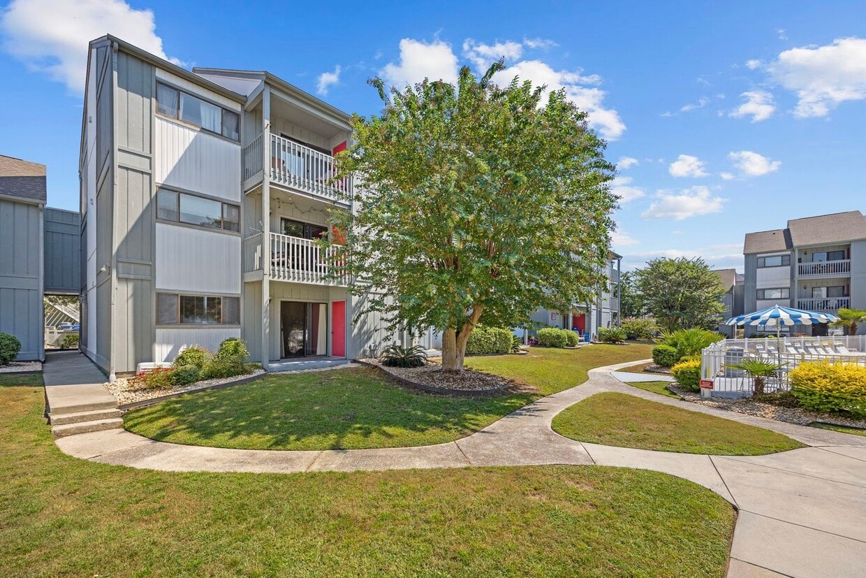 Primary Photo - Charming 2-Bedroom Condo Near the Beach