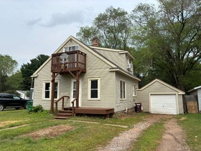 Building Photo - 1309 Snelling St