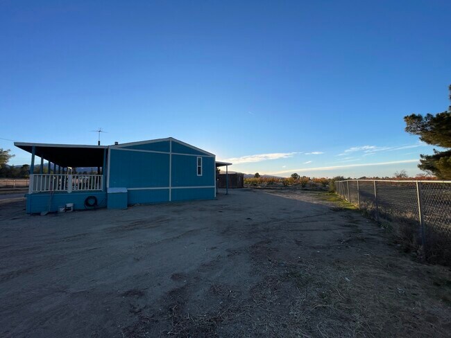 Foto del edificio - 11024 Johnson Rd