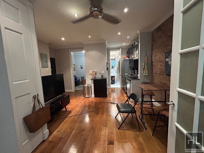 Foto del edificio - E 26TH ST.