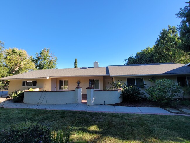 Building Photo - 2531 Lone Jack Rd