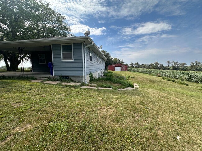 Building Photo - Louisville Farmhouse With Walkout basement