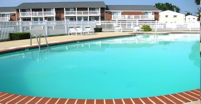 Piscina - Brittany Springs