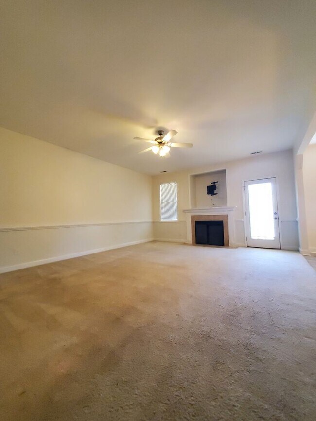 Building Photo - 1603 Racehorse Ct