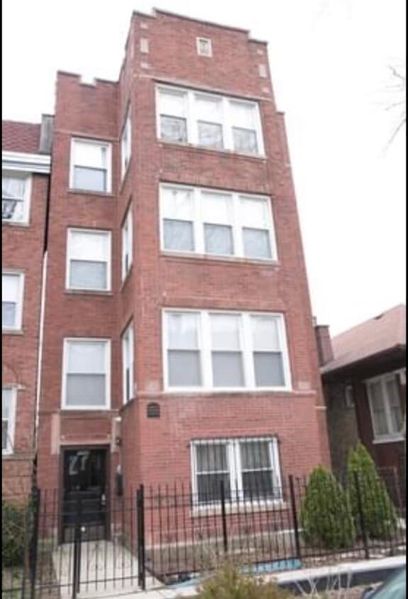Primary Photo - 4906 N Whipple St