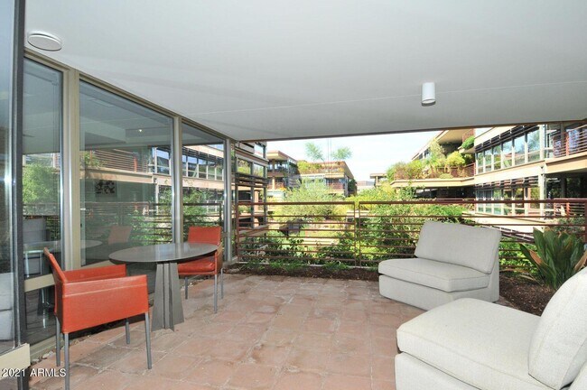 Foto del edificio - 7127 E Rancho Vista Dr