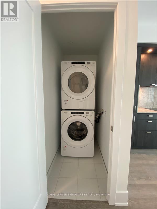 Photo du bâtiment - 470 Front St W