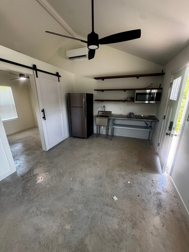 Foto del edificio - 1307 Hidden Creek Ln