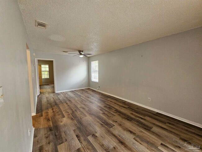 Foto del edificio - 6288 Hamilton Bridge Rd