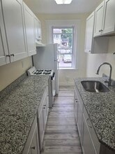 Building Photo - 68 Linden St