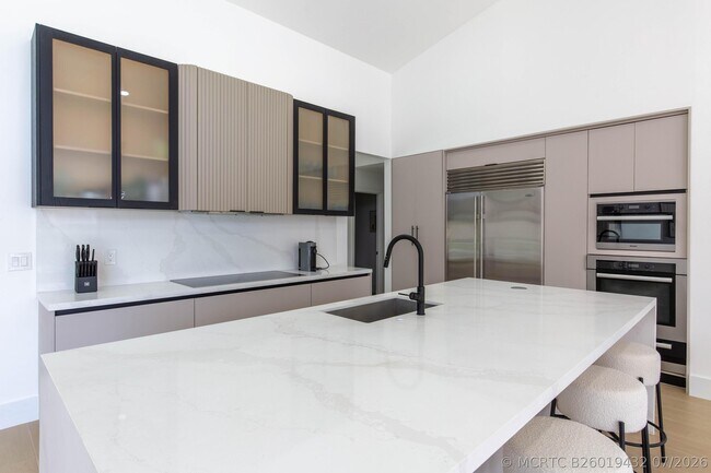 Building Photo - 2281 Seaford Dr