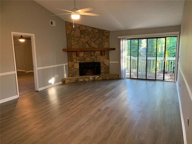 Building Photo - 282 Heathersett Dr