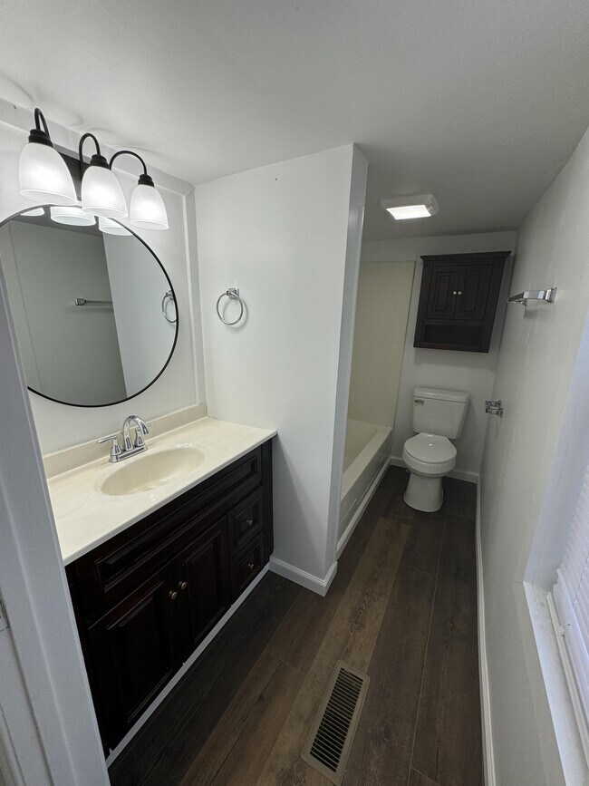 Building Photo - 88 Clinton Ave