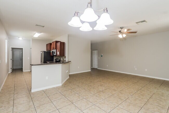 Building Photo - 6225 Twin Bridges Dr