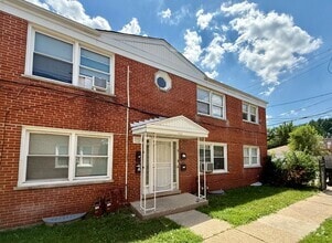 Building Photo - 122 N Menard Ave