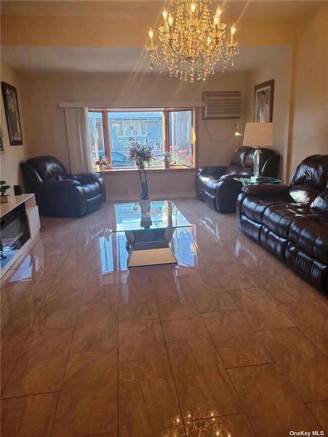 Foto del edificio - 79-14 68th Rd