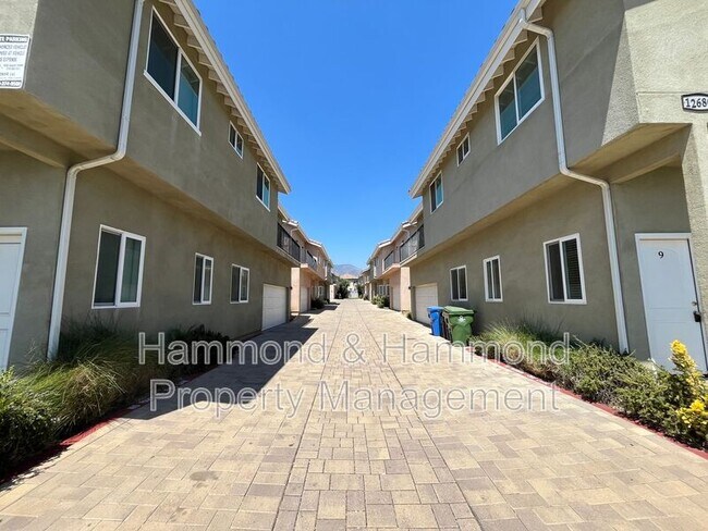 Building Photo - 12680 Bradley Ave