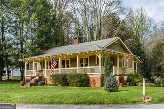 Building Photo - 493 Valley St