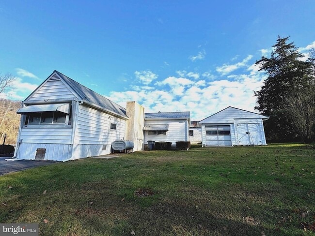 Building Photo - 1716 W Philadelphia Ave