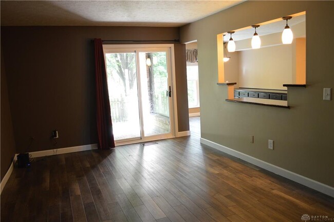 Building Photo - 726 Hidden Valley Ct