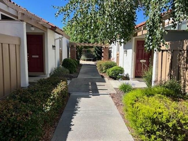 Building Photo - Santa Clara- Park Villas-Single story unit with community pool!