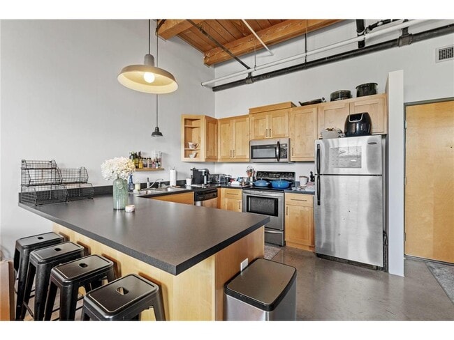 Building Photo - 127 5th St NE