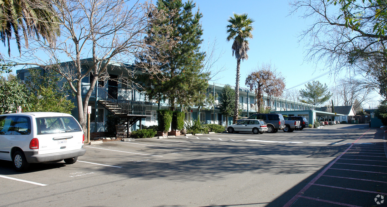 Primary Photo - Lucera Apartments