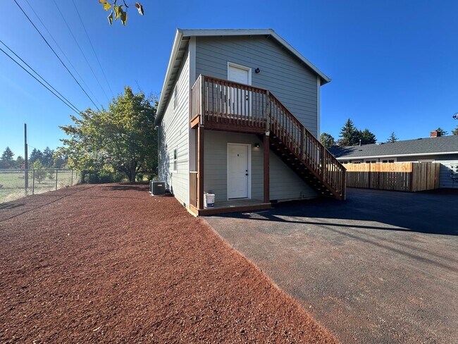 Foto del edificio - Brand New Construction 2 Bed 1 Bath Modern...