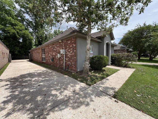 Building Photo - Beautiful 3BR Home in Sought-After Beau Pré off River Rd – Open Floor Plan & Fenced Yard!
